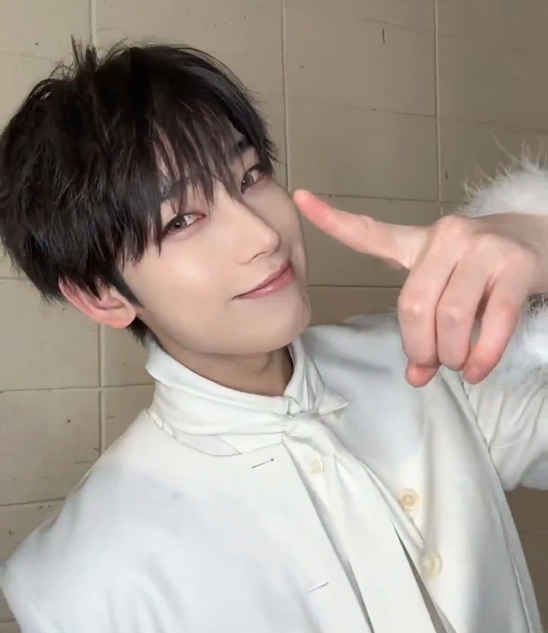 선우 (ENHYPEN)의 비하인드 컷