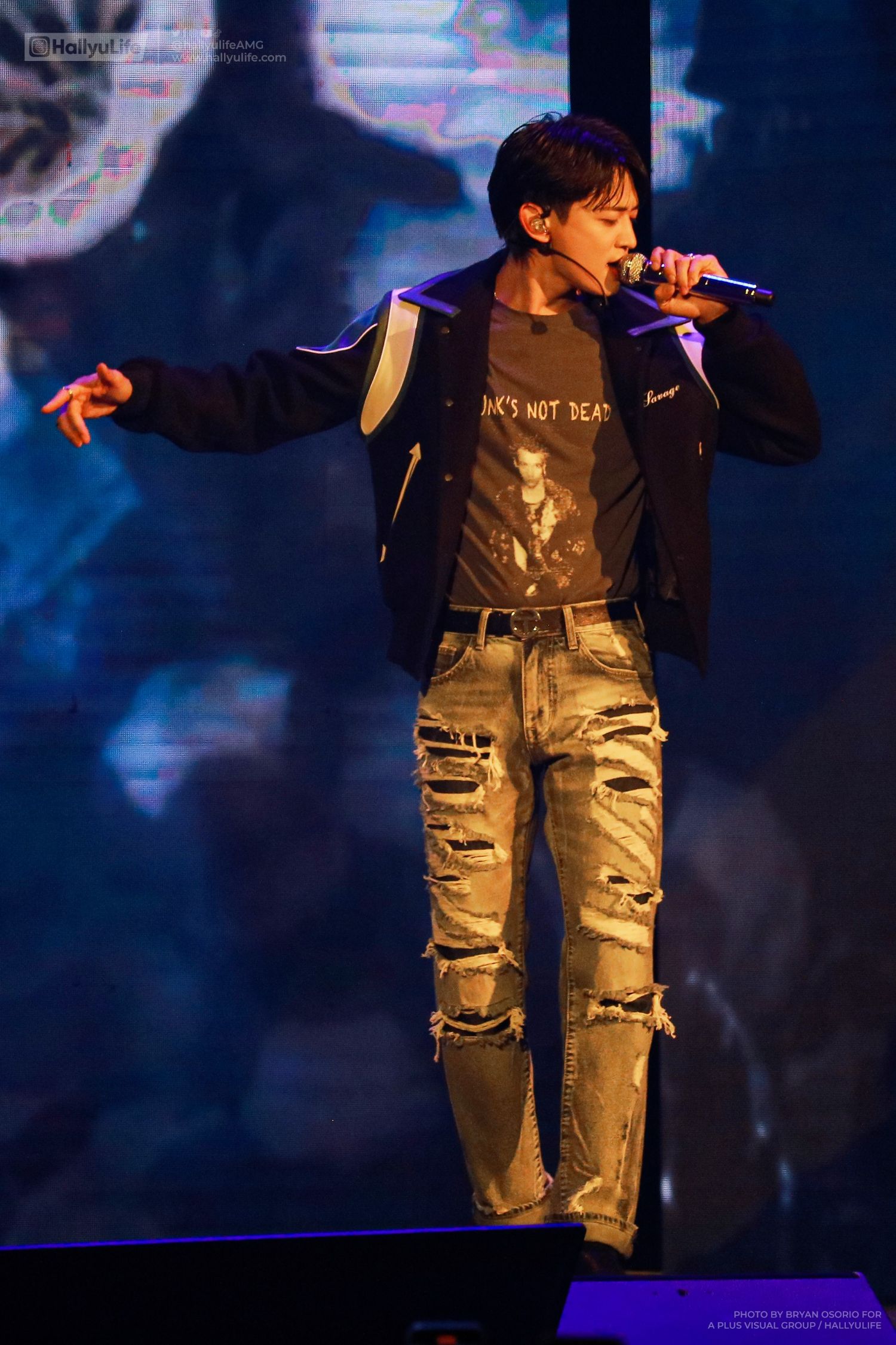 Behind-the-scenes cut of Minho (SHINee)