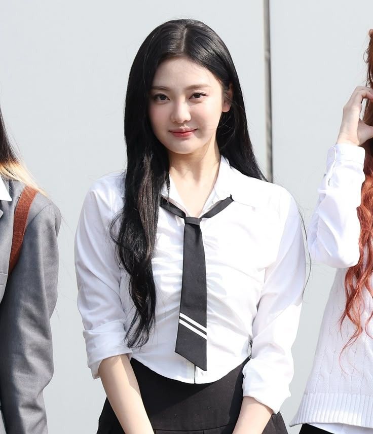 ニンニン (aespa)の最新写真