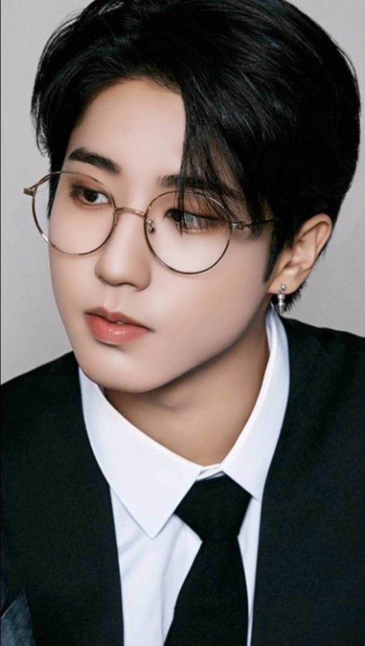 Fandom-recommended wallpaper image of HAN (Stray Kids)