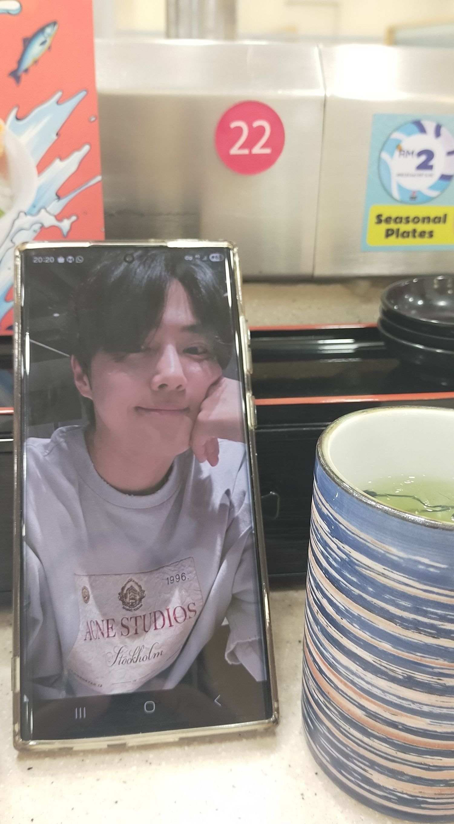 Today's most popular wallpaper in the Suho (EXO) community