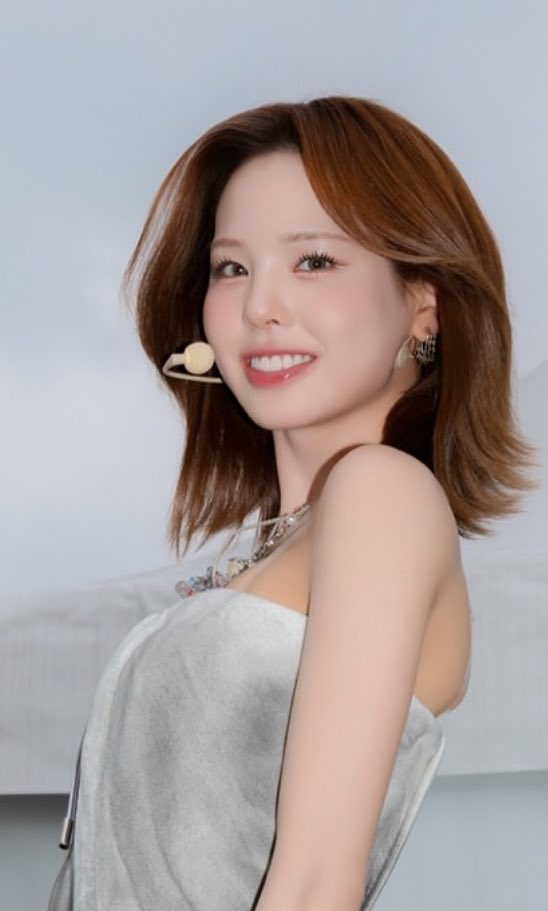 マコ (NiziU)の最新写真