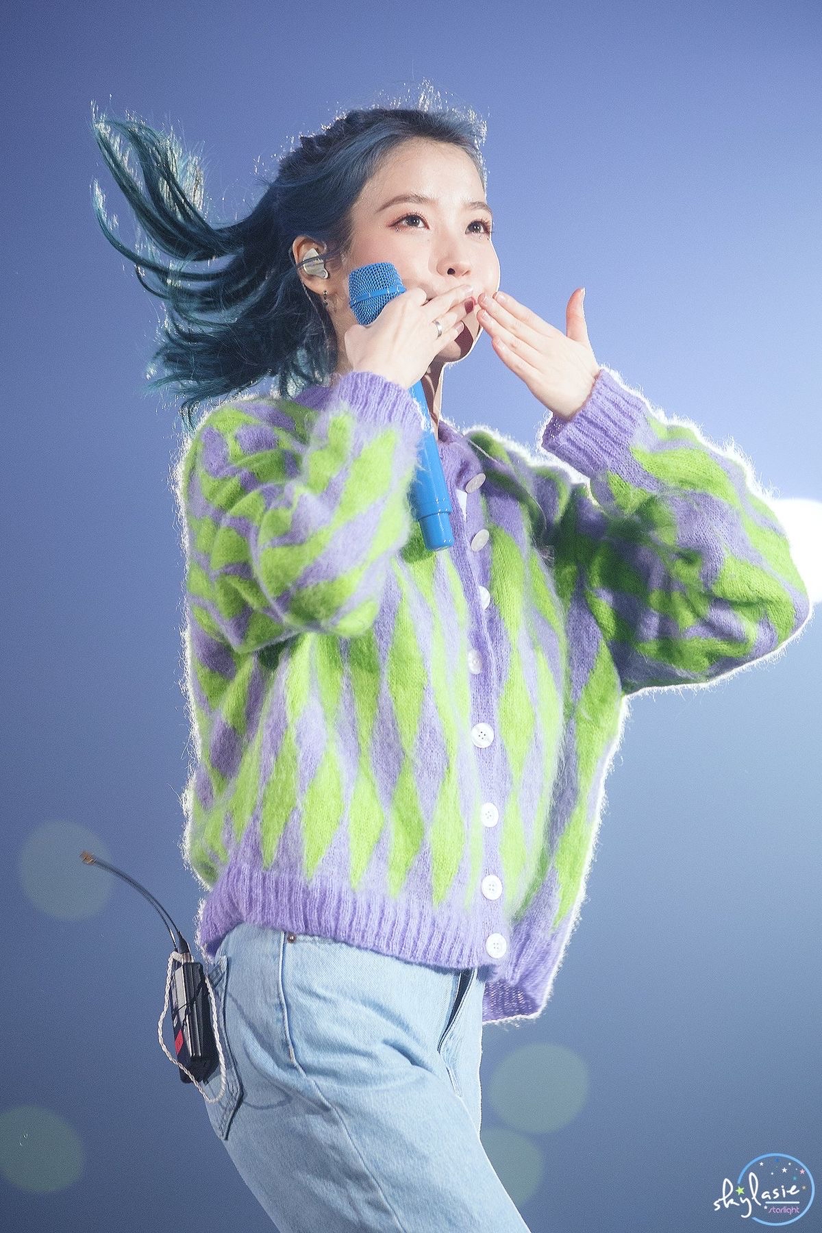 아이유 최근 활동샷