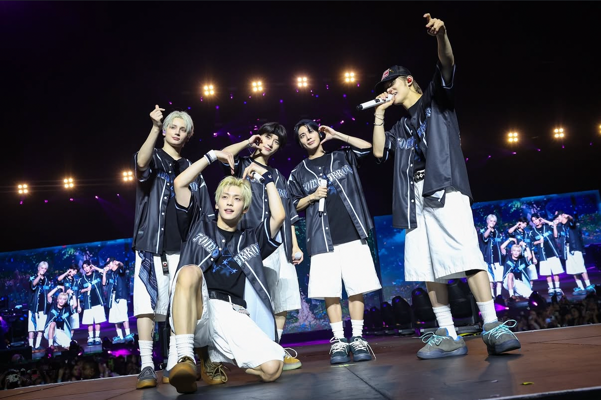 투모로우바이투게더 최근 활동샷