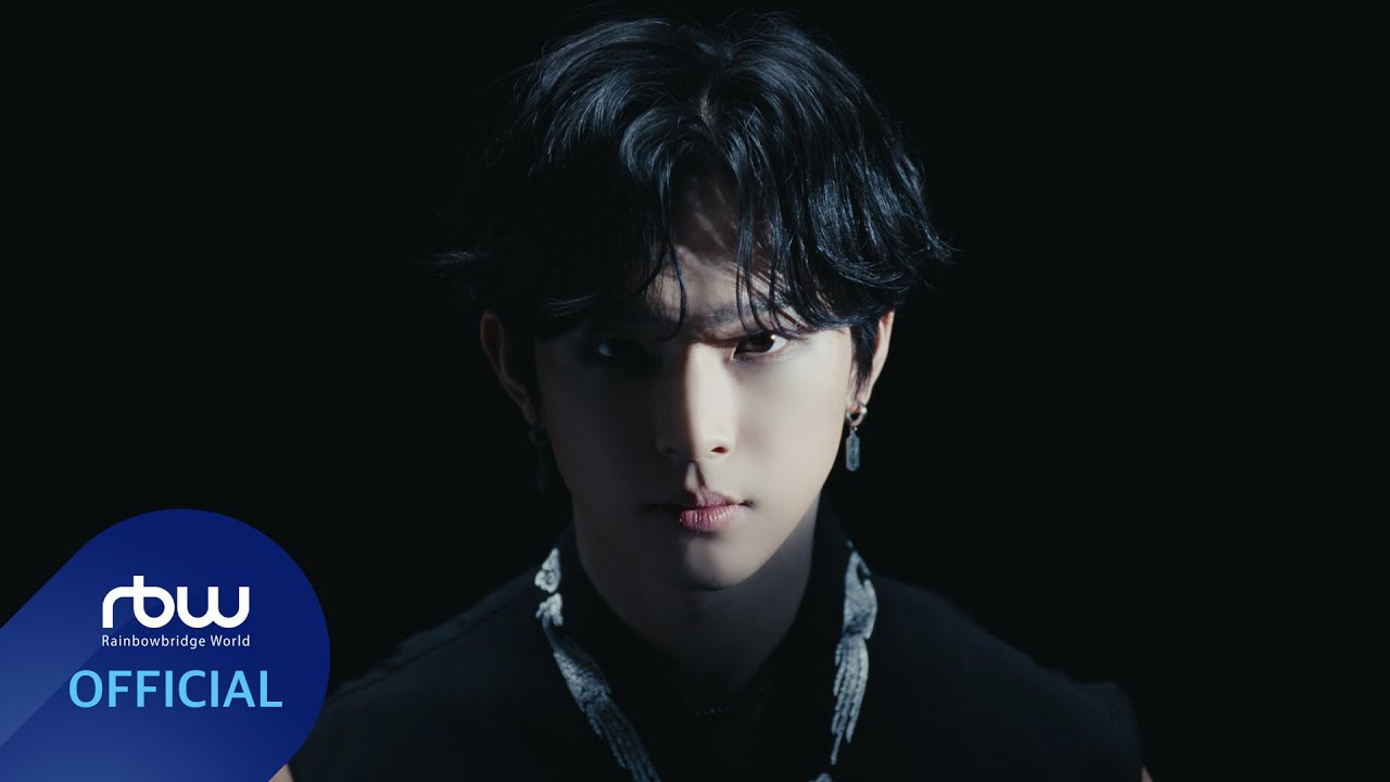 A moment captured by LEE DO (ONEUS)'s fan