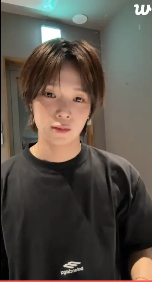 A moment captured by K (&TEAM)'s fan