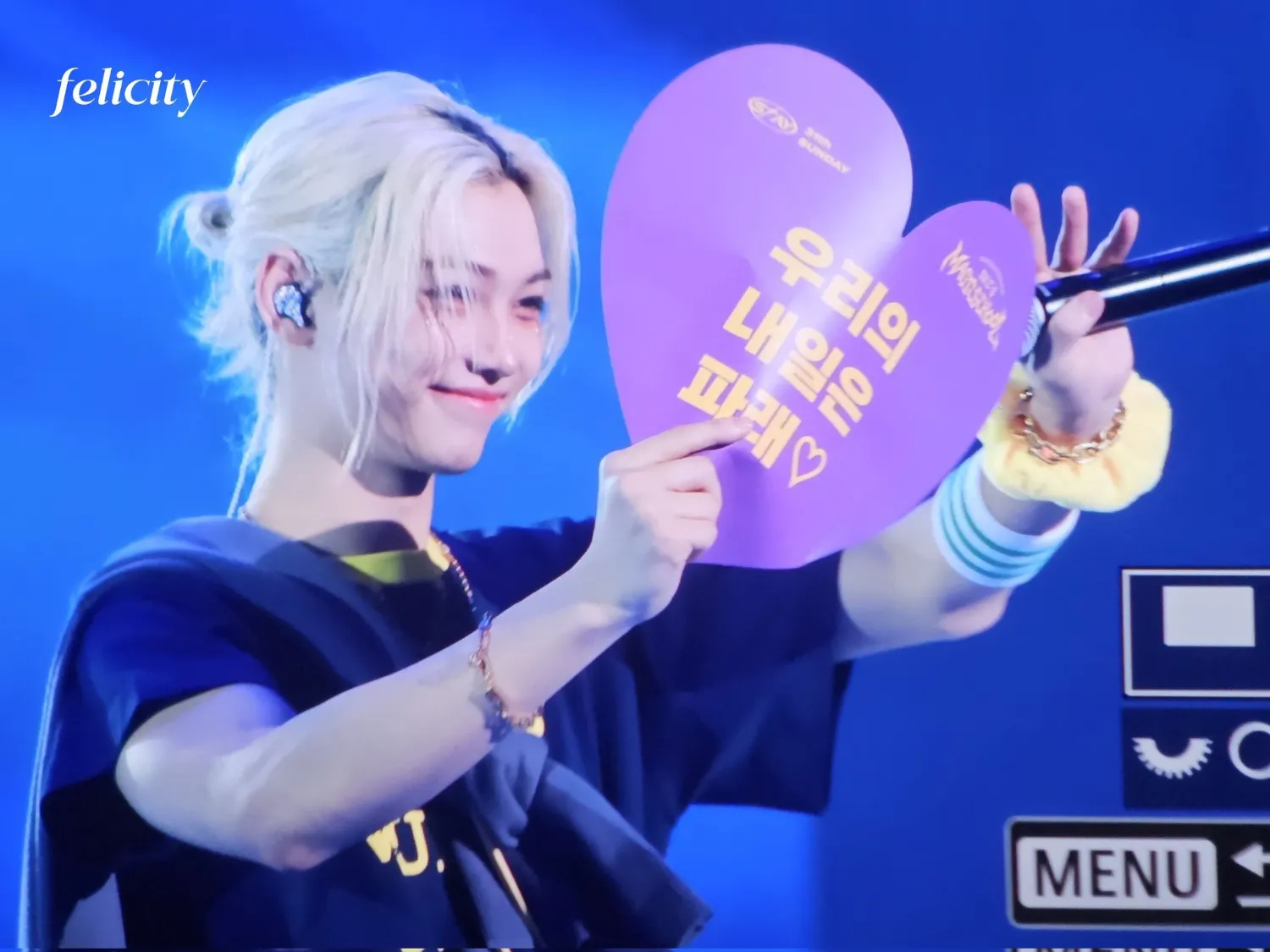 A moment captured by Felix (Stray Kids)'s fan