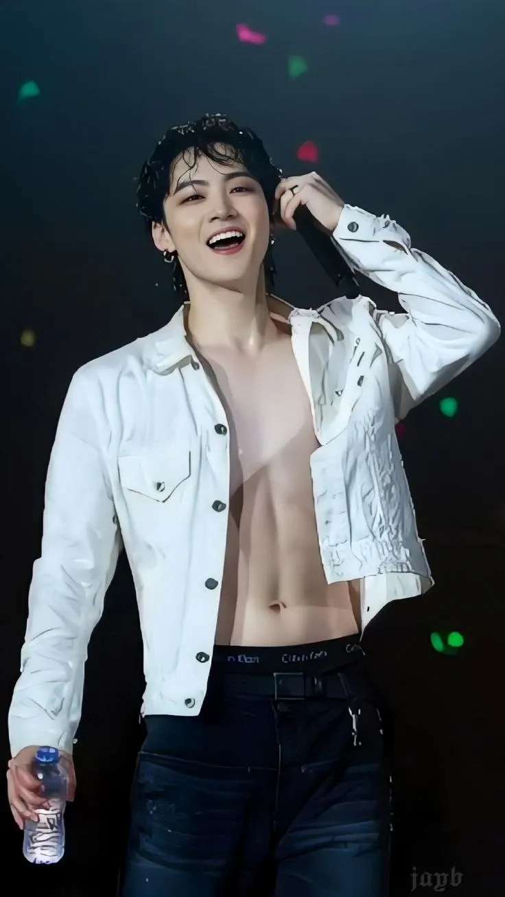 A heartfelt wallpaper shared by JAY B (GOT7)'s fans