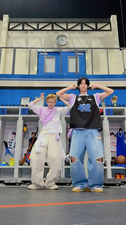 Behind-the-scenes cut of TWS