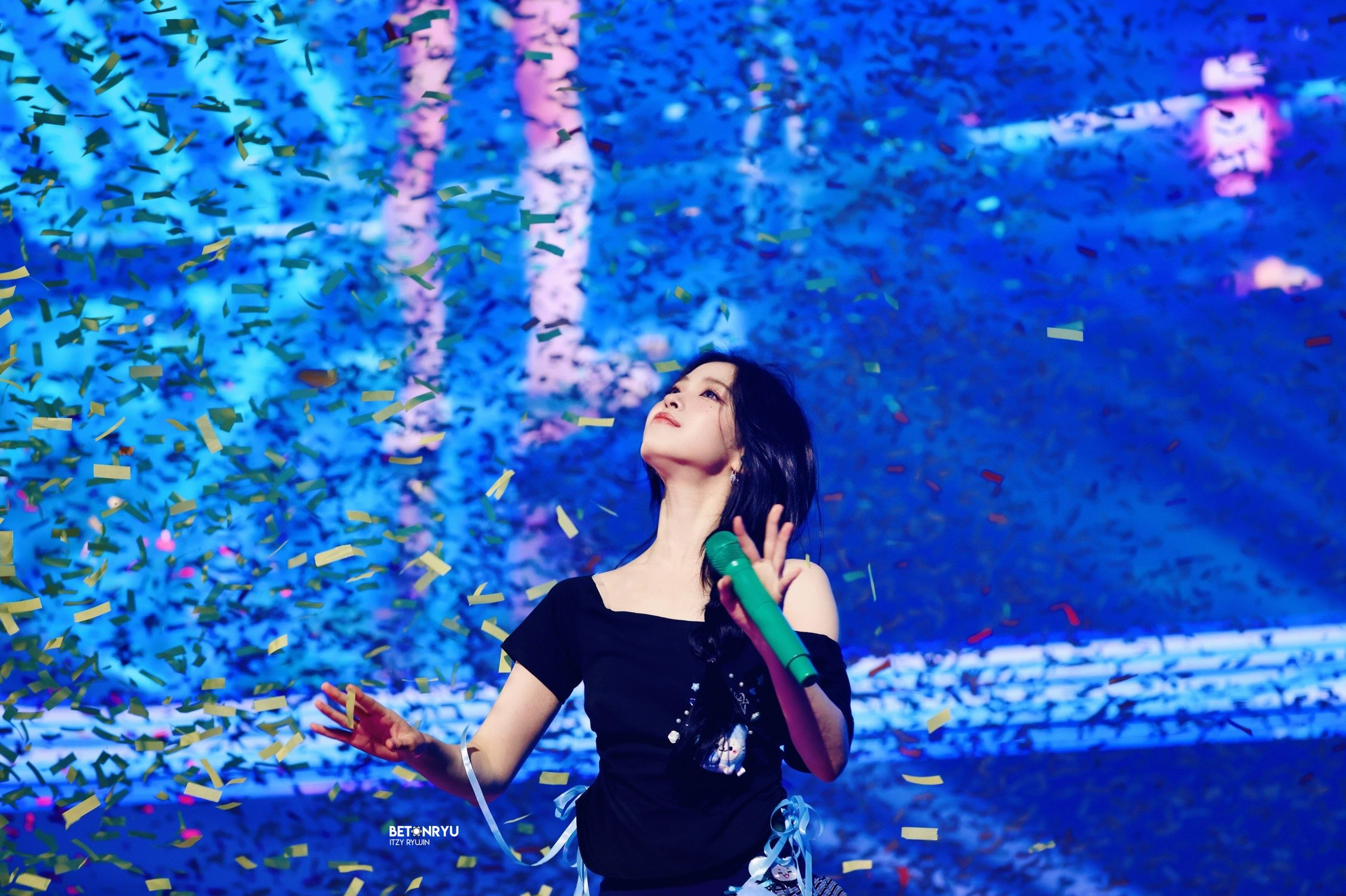 A moment captured by Ryujin (ITZY)'s fan