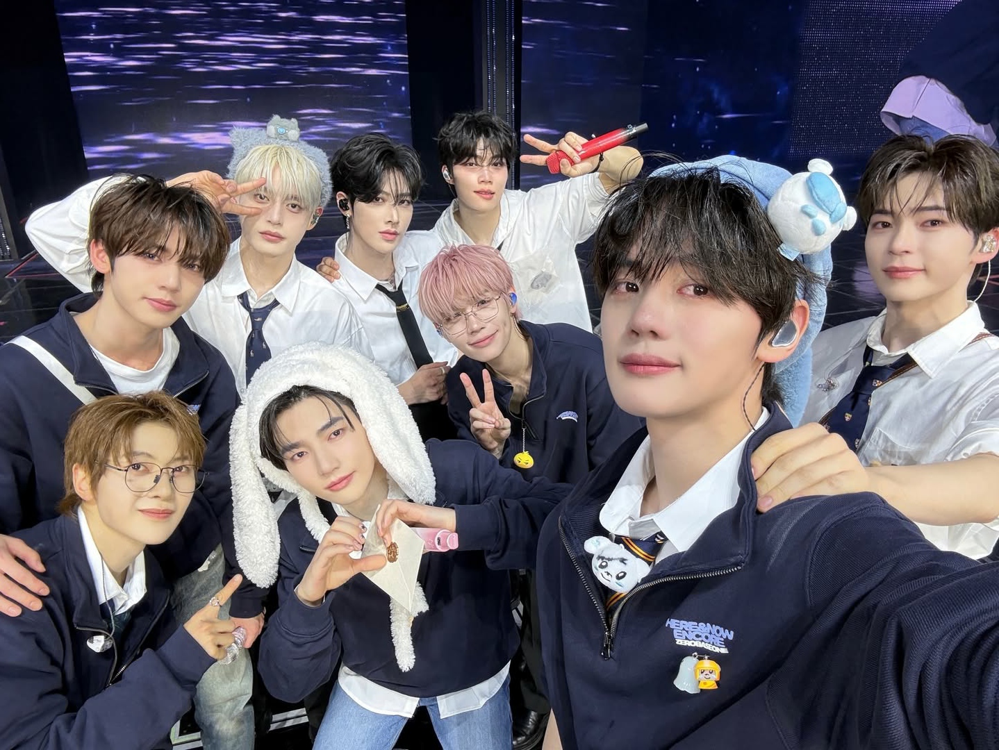 Today’s hot picks from the 김태래 (제로베이스원) community