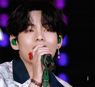 V (防彈少年團)粉絲拍下的瞬間