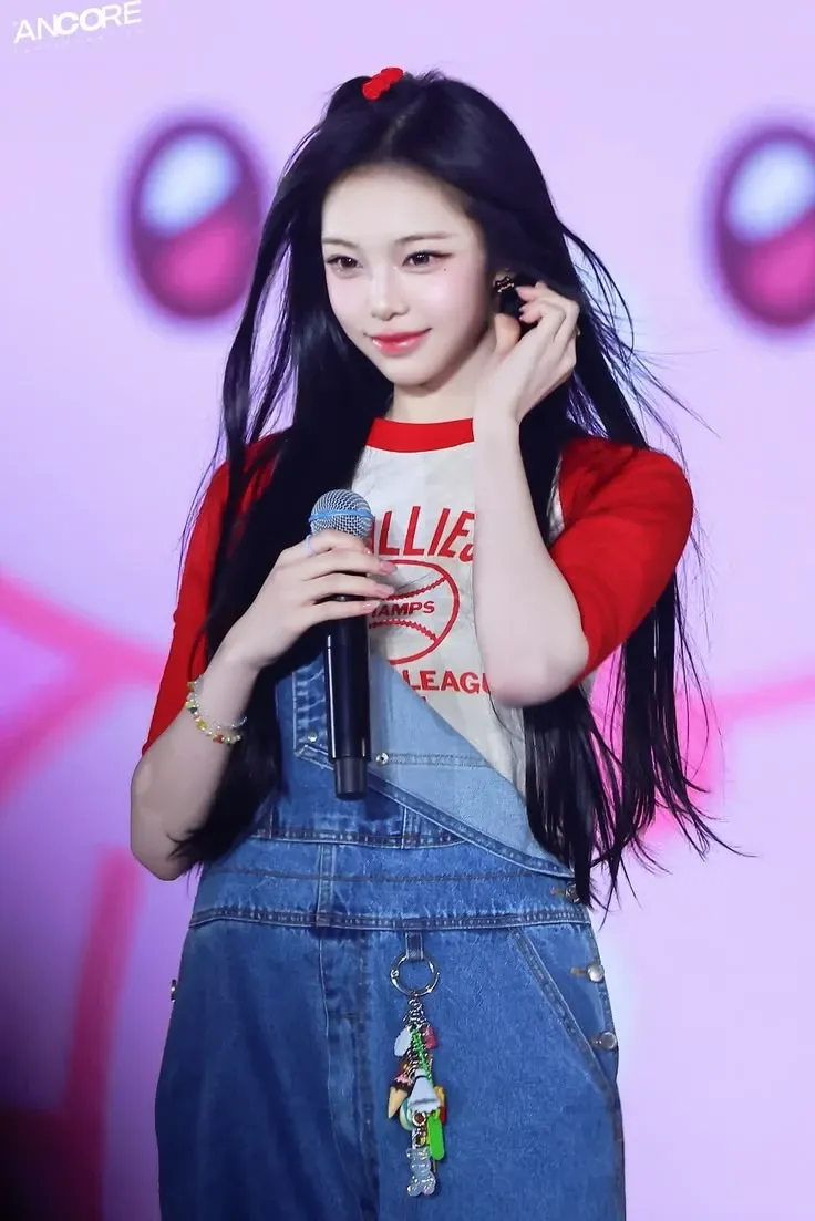 A moment captured by Ian (Hearts2Hearts)'s fan