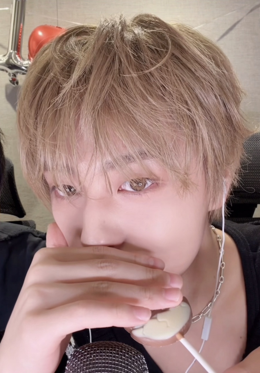 Recent activity shot of Taki (&TEAM)