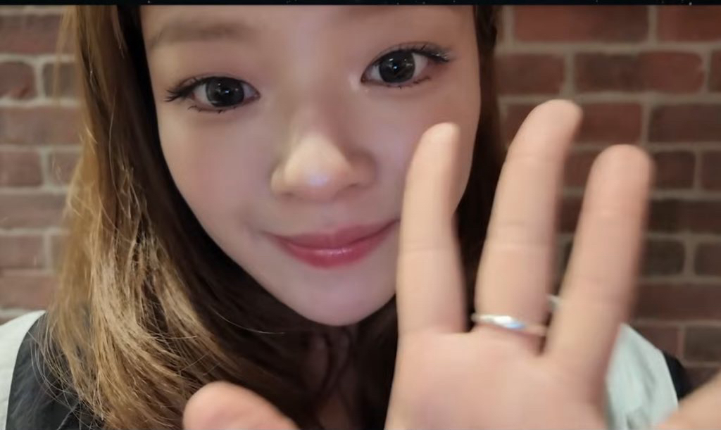 Latest photo of Jeongyeon (TWICE)