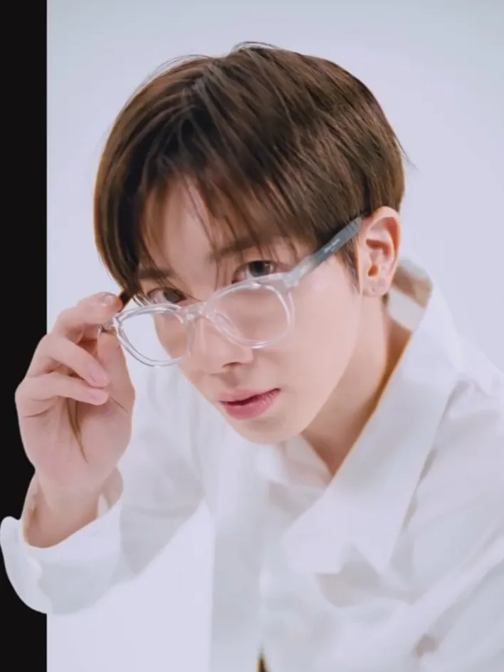 テヒョン (TOMORROW X TOGETHER)の最近の活動写真