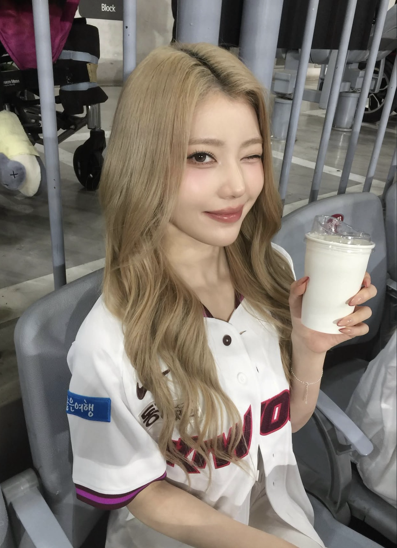 Behind-the-scenes cut of Xiao Ting (Kep1er)