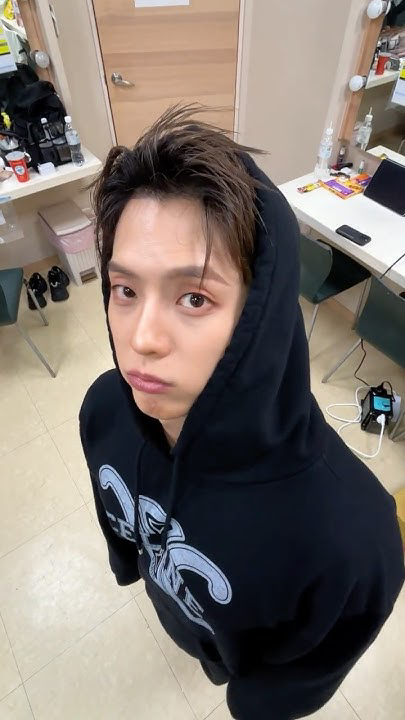 A moment captured by Lee Minhyuk (BTOB)'s fan