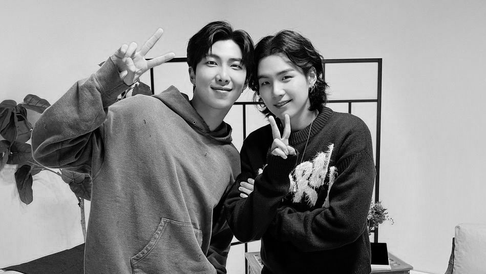 Momen yang diabadikan oleh penggemar RM (BTS)