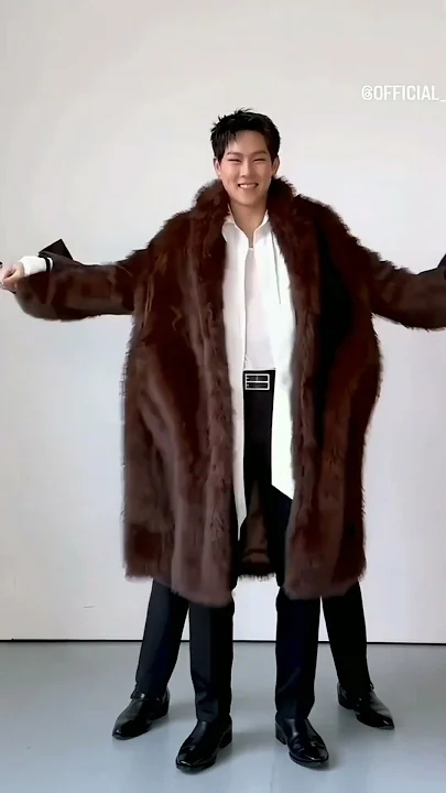 A heartfelt wallpaper shared by Shownu (MONSTA X)'s fans