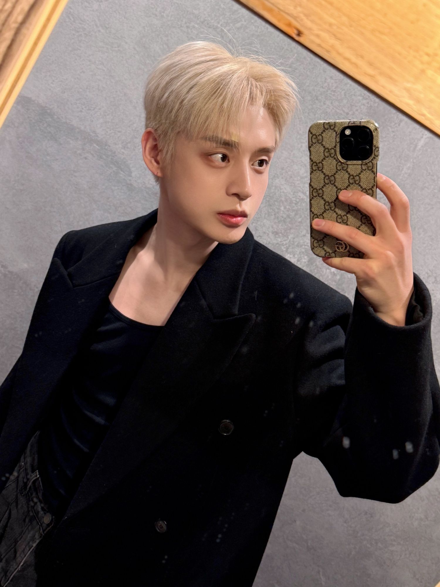 Recent activity shot of Kim Jiwoong (ZEROBASEONE)