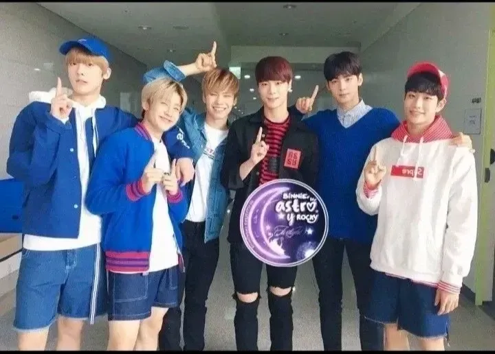 아스트로의 비하인드 컷