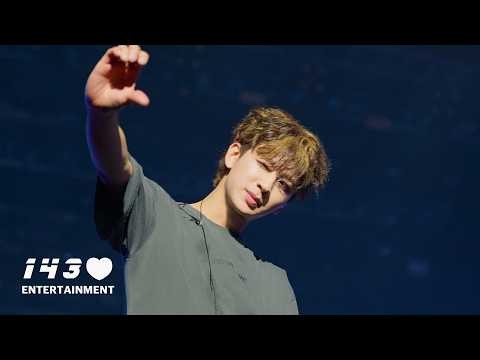 A moment captured by BOBBY (iKON)'s fan