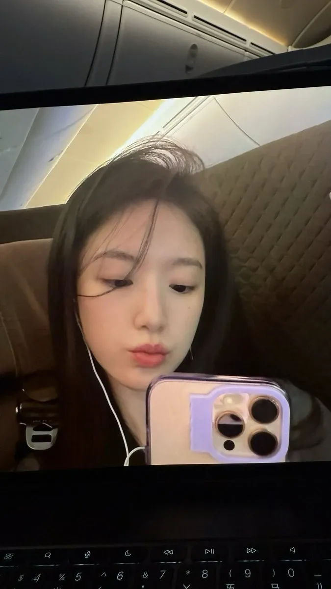 Latest photo of Shuhua (i-dle)