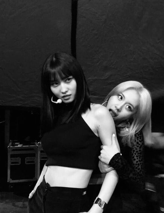 Momo (TWICE)的最新活動照片