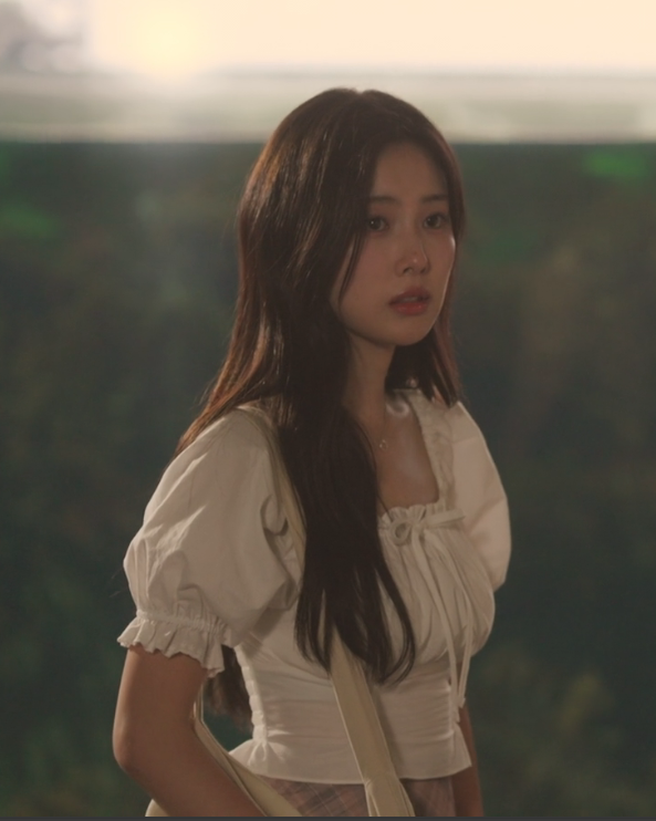 A moment captured by Kang Hyewon's fan