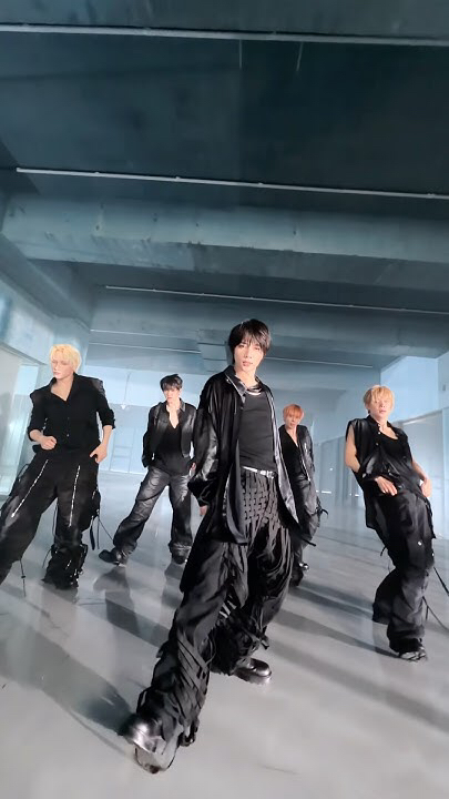 Foto aktivitas terbaru Yeonjun (TOMORROW X TOGETHER)