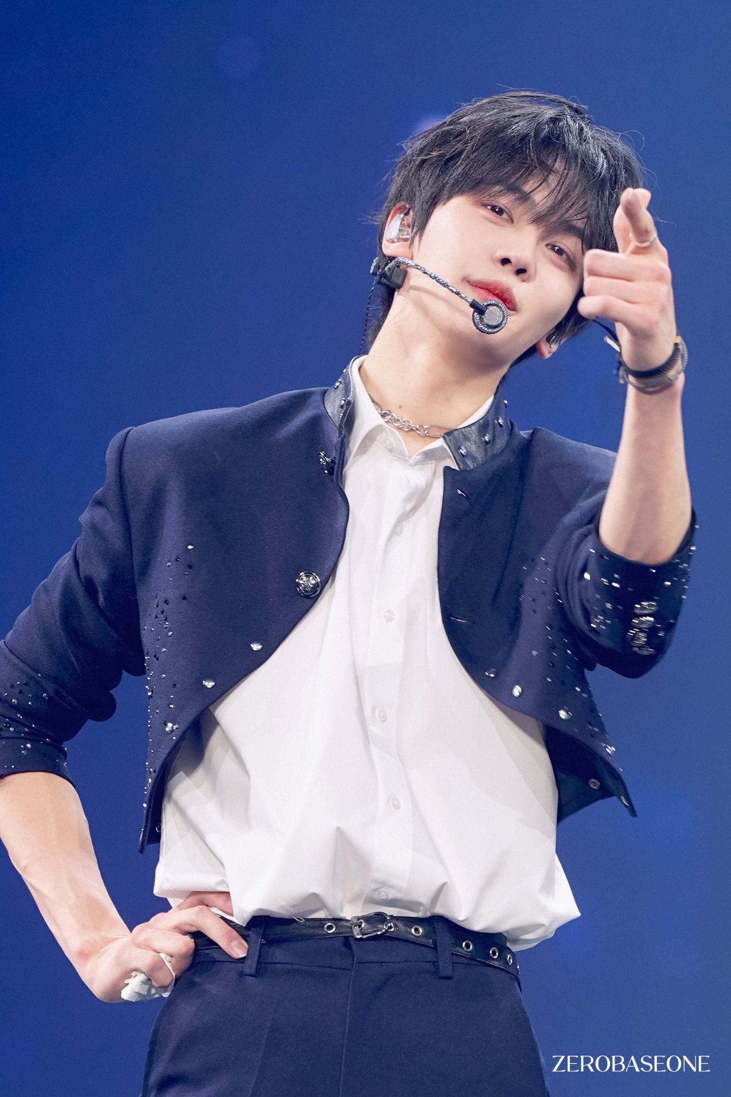 A moment captured by Kim Gyuvin's fan