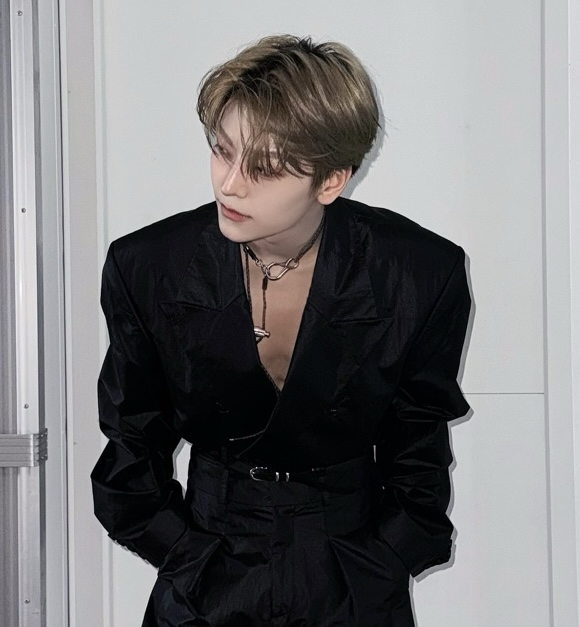 A moment captured by He Xinlong (ALPHA DRIVE ONE)'s fan