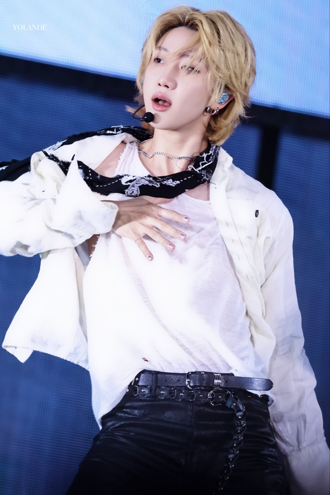 Behind-the-scenes cut of The 8 (SEVENTEEN)