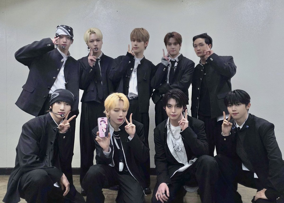 Behind-the-scenes cut of Xikers