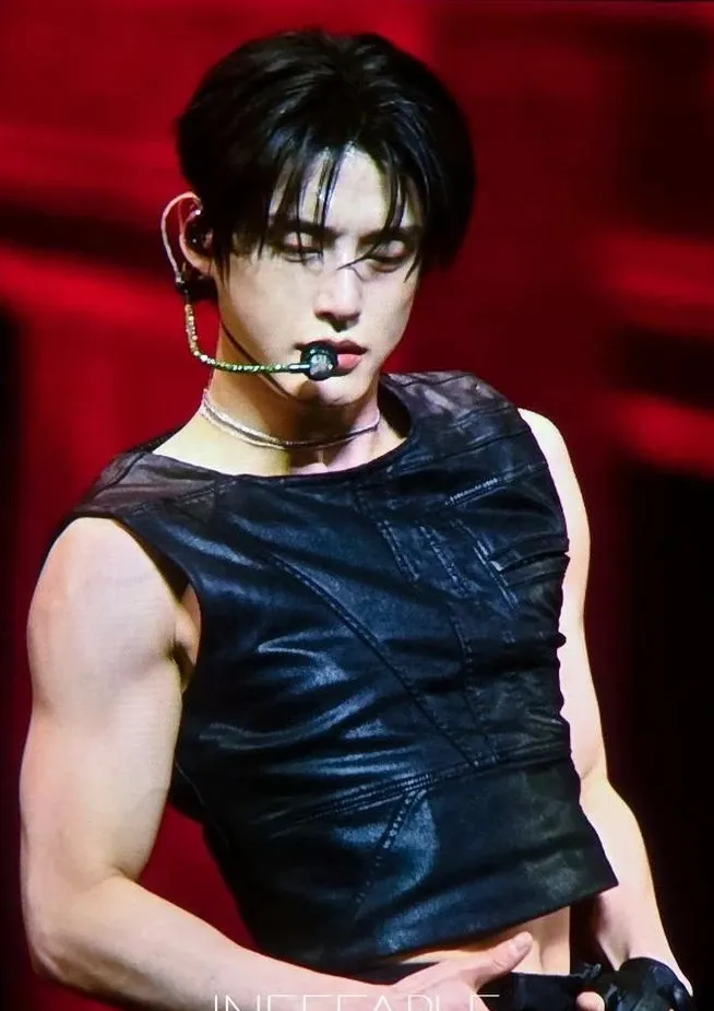 金地雄 (ZEROBASEONE)的幕後花絮