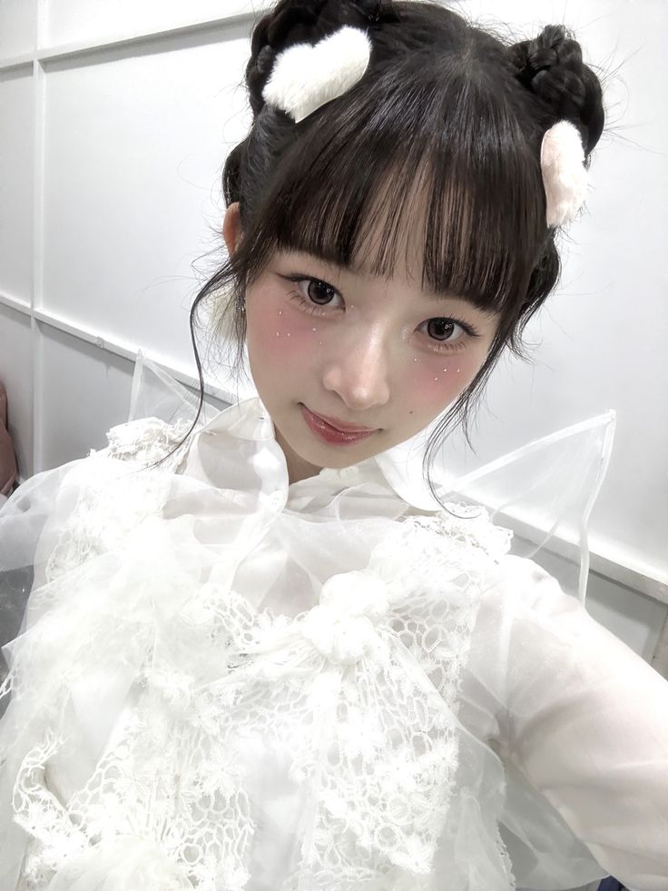 Recent activity shot of Rei (IVE)