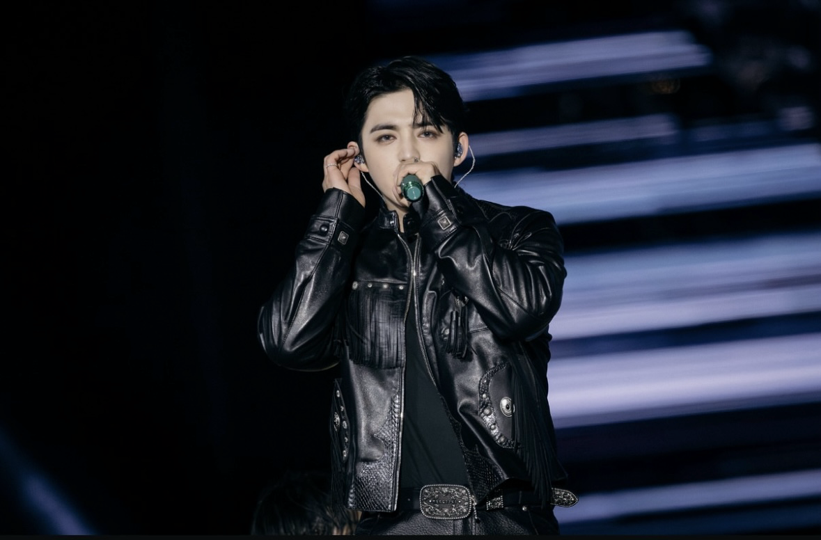 Recent activity shot of S.Coups (SEVENTEEN)