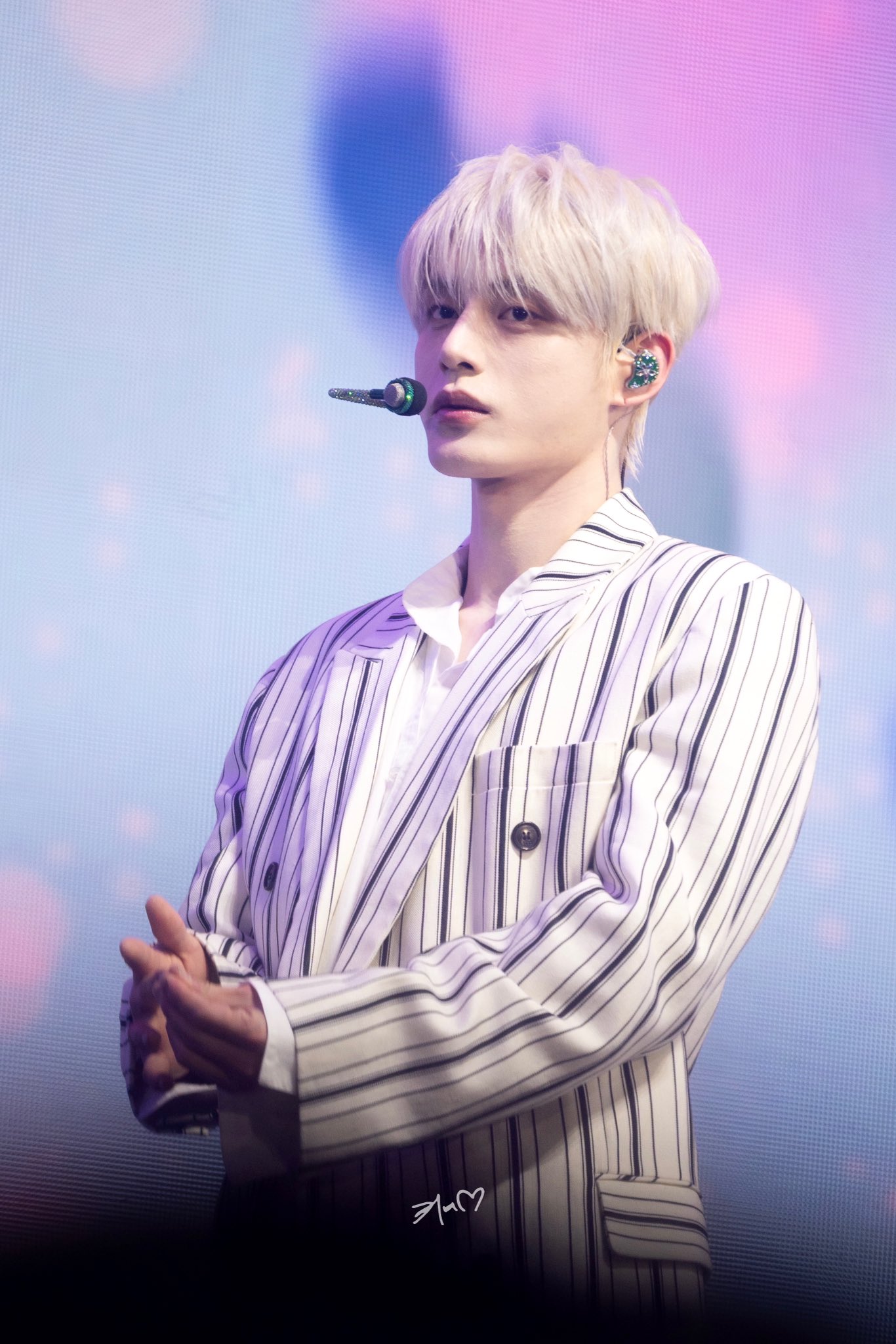 Recent activity shot of Kim Jiwoong (ZEROBASEONE)