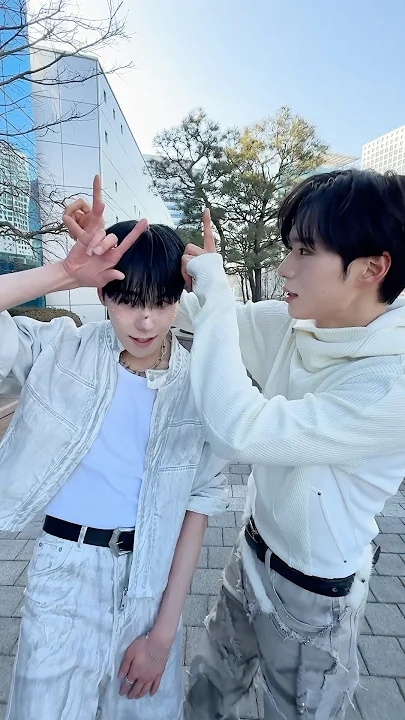 Behind-the-scenes cut of Kim Junseo (ALPHA DRIVE ONE)