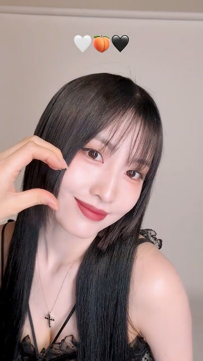 Today's most popular wallpaper in the Momo (TWICE) community