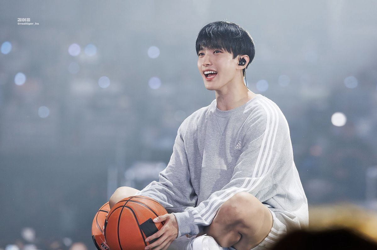 Foto terbaru DK (SEVENTEEN)