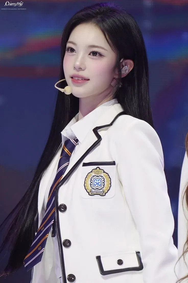 A moment captured by Ian (Hearts2Hearts)'s fan