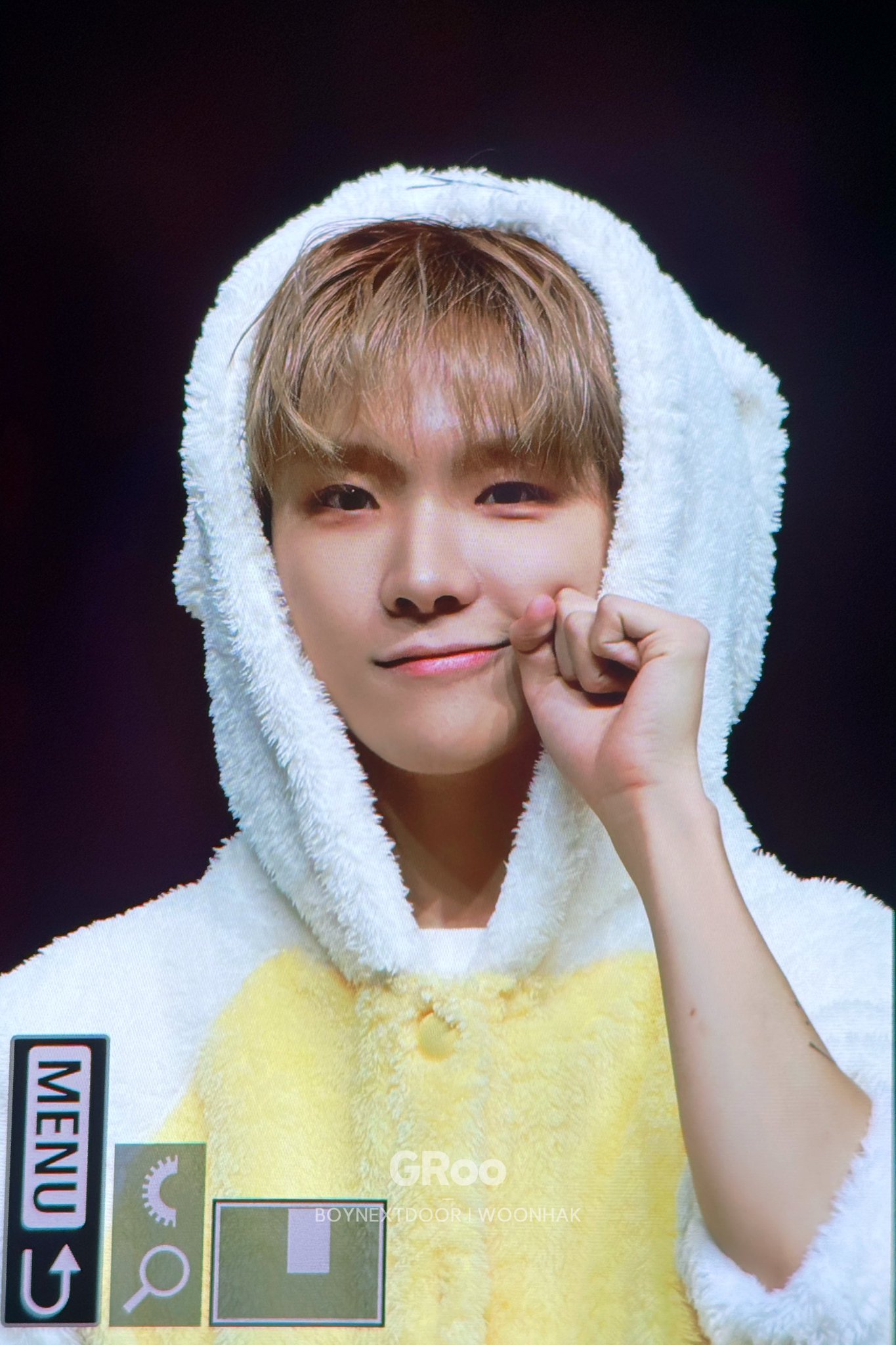 운학 (BOYNEXTDOOR)의 비하인드 컷