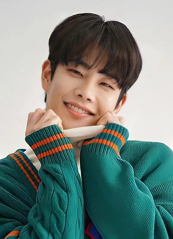 Behind-the-scenes cut of MJ (ASTRO)