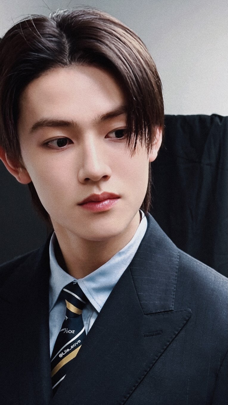 Fan-made special wallpaper for Seonghyeon (CORTIS)