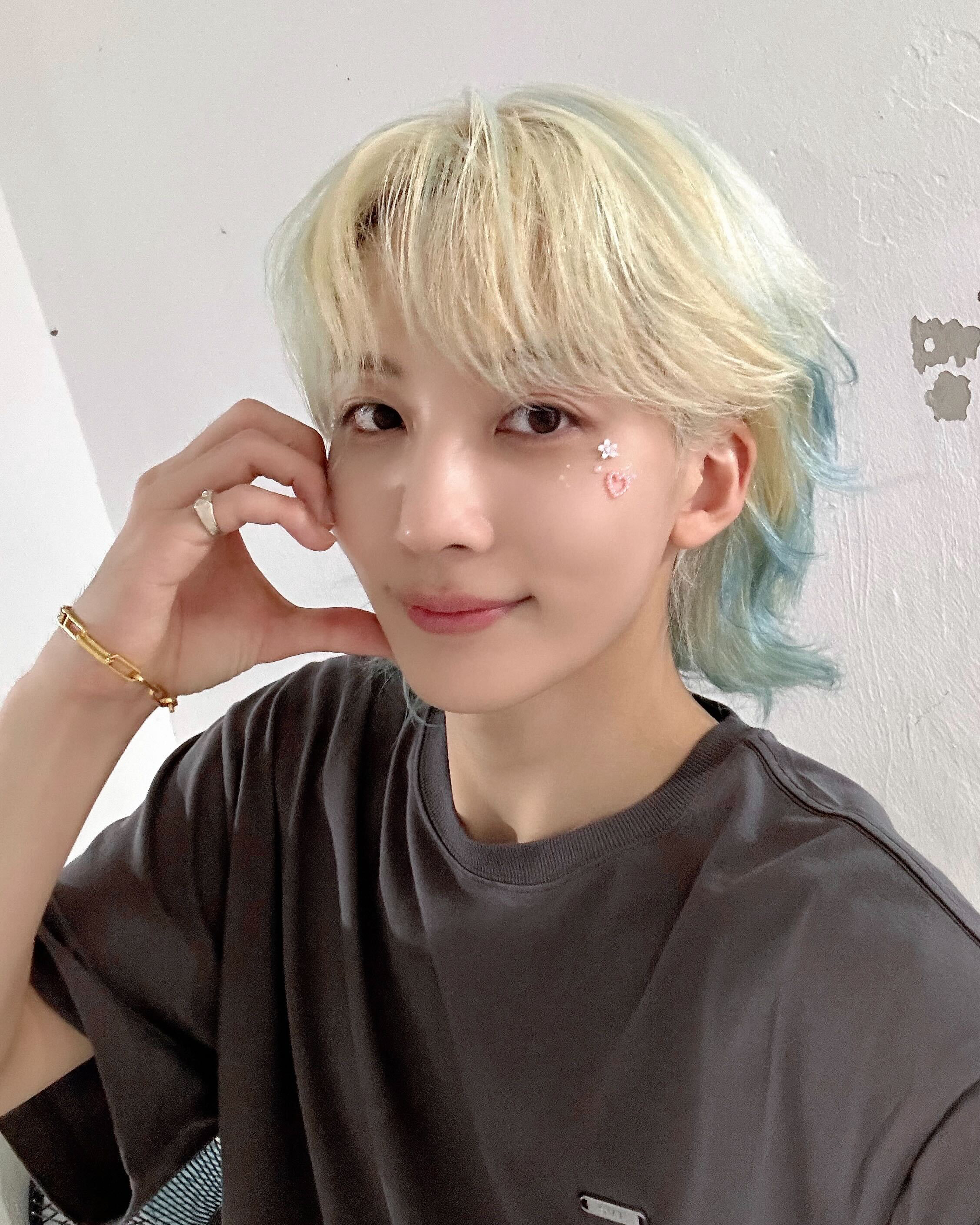 Behind-the-scenes cut of Jeonghan (SEVENTEEN)