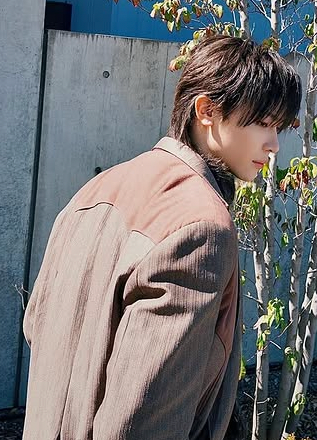 Latest photo of Nicholas (&TEAM)