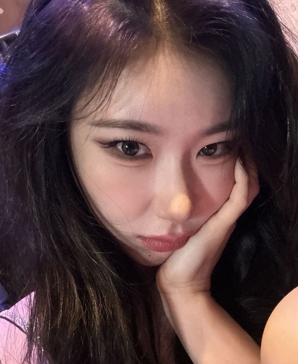 Latest photo of Chaeryeong (ITZY)