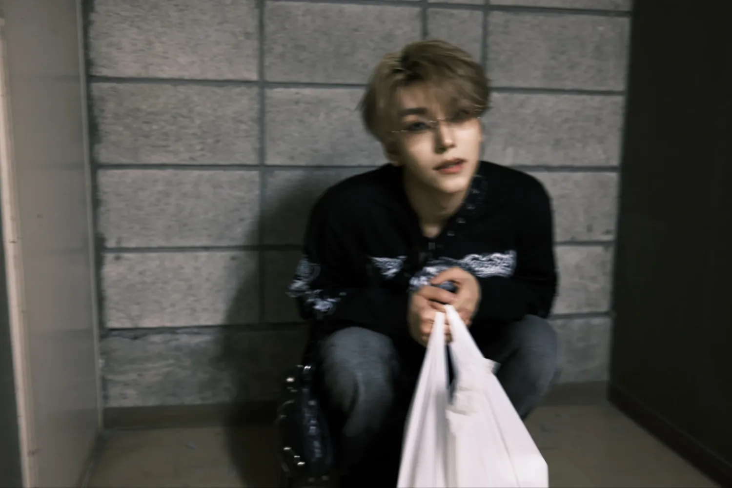 Behind-the-scenes cut of He Xinlong (ALPHA DRIVE ONE)